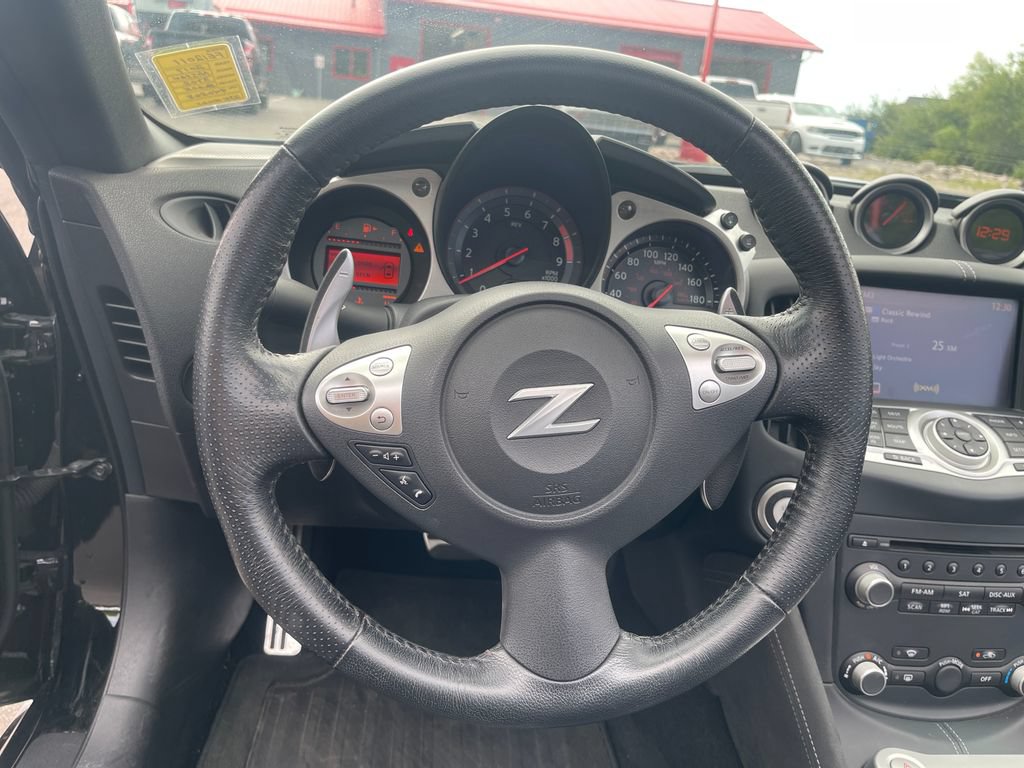 Used 2017 Nissan 370Z Touring RWD image 21