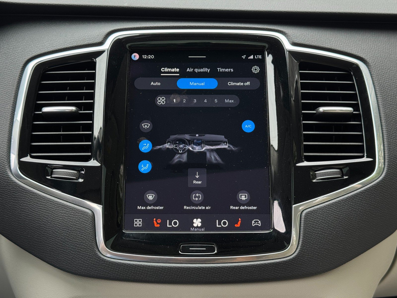 Used 2025 Volvo XC90 T8 Plus AWD/4WD image 27