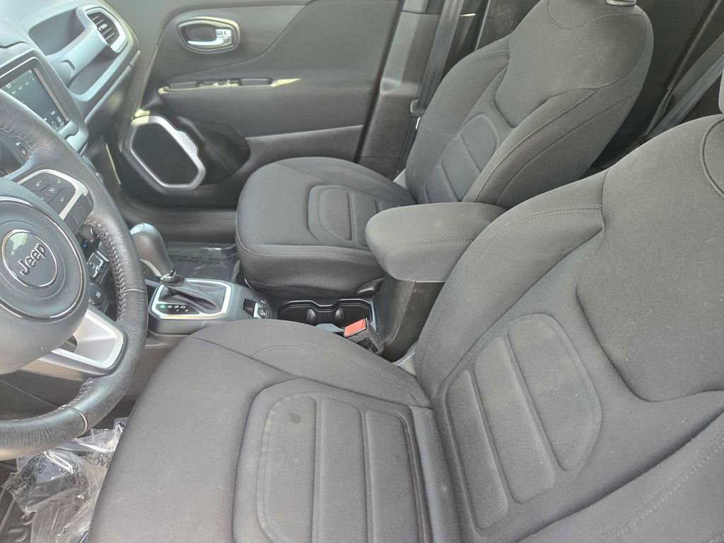 Used 2021 Jeep Renegade Latitude w/ Convenience Group AWD/4WD image 12