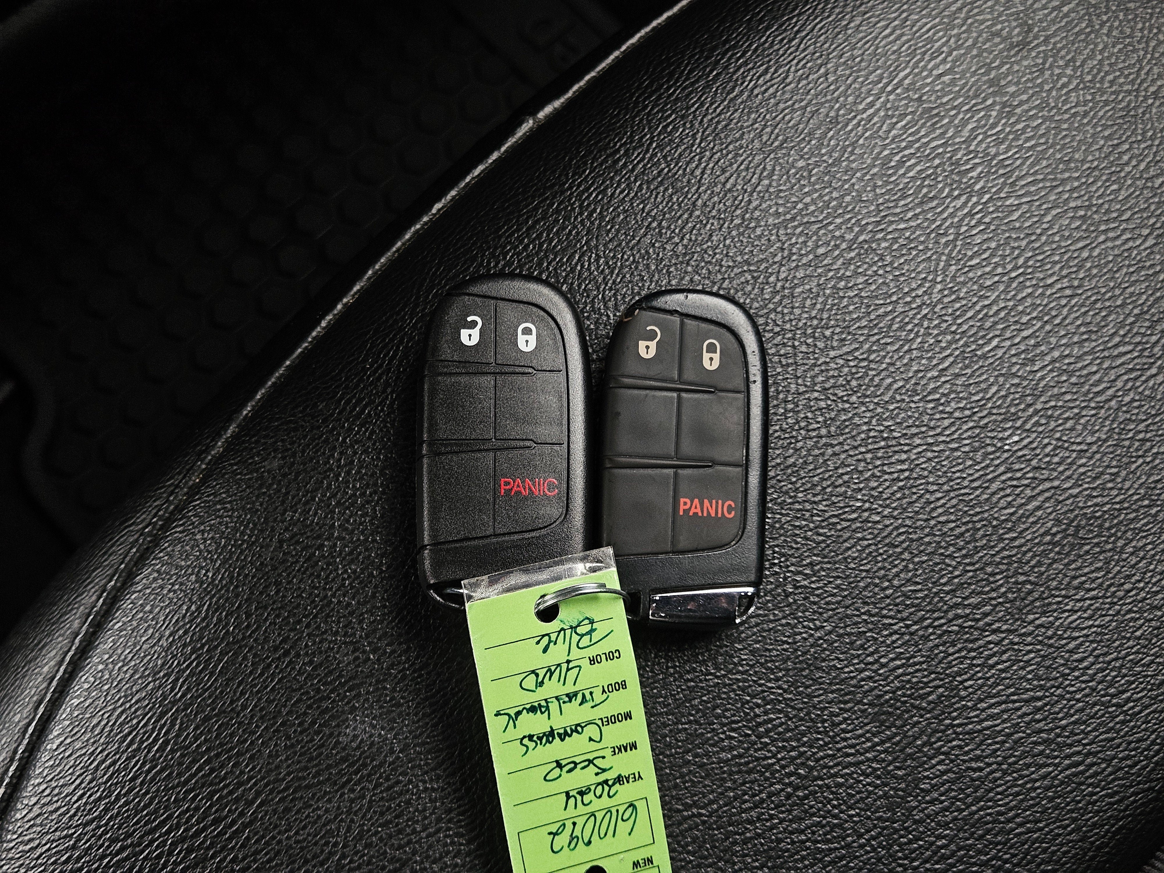 Used 2024 Jeep Compass Trailhawk AWD/4WD image 28