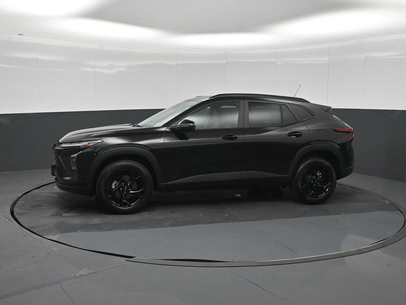 New 2026 Chevrolet Trax LT w/ Driver Confidence Package FWD image 4