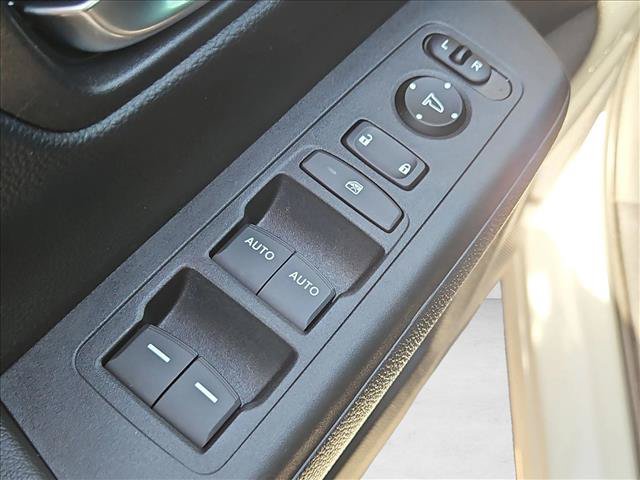 Used 2025 Honda CR-V EX image 11