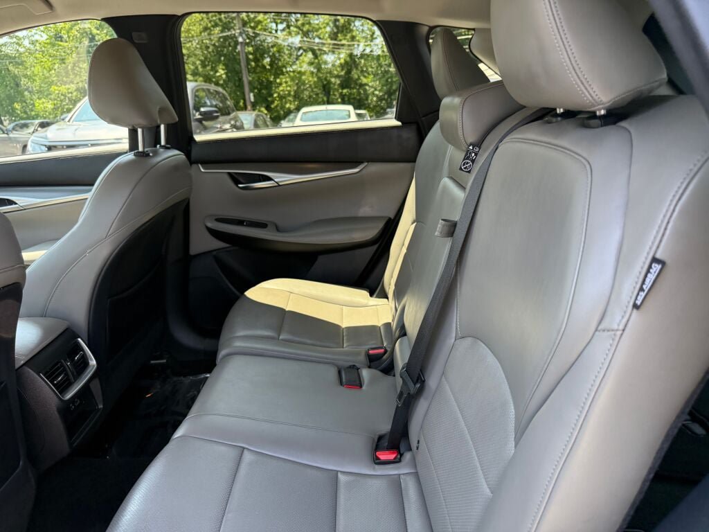 Used 2023 INFINITI QX50 Luxe AWD/4WD image 25