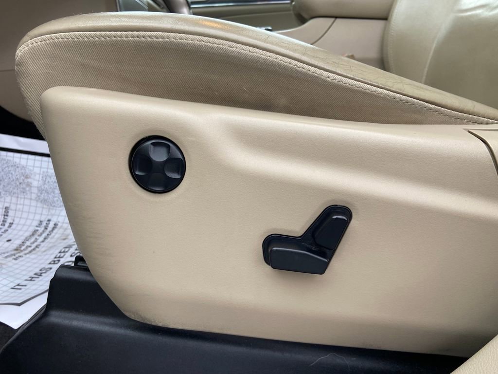 Used 2017 Jeep Grand Cherokee Limited w/ Trailer Tow Group IV image 11