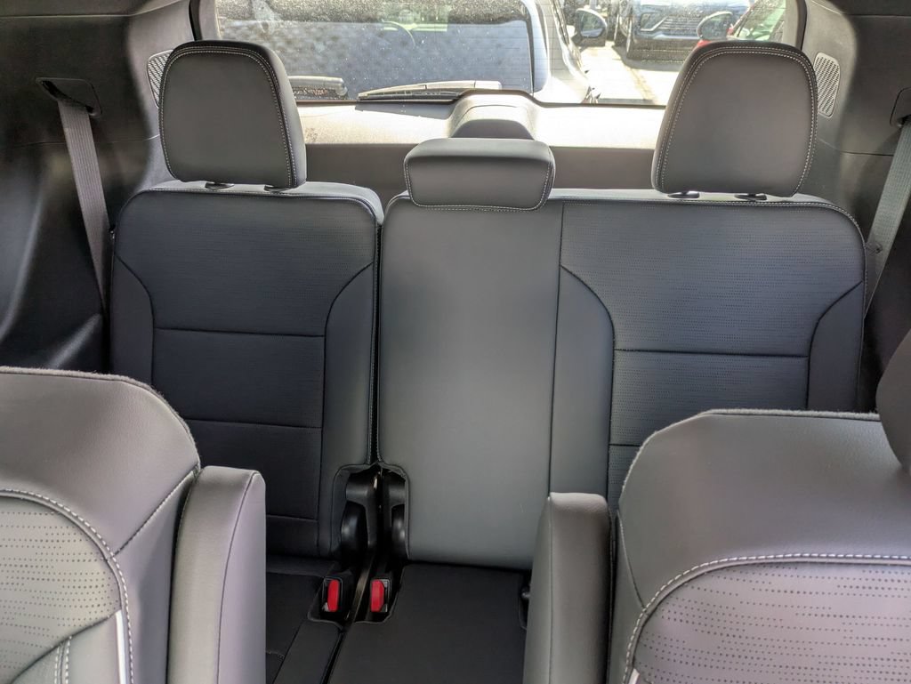 New 2025 Buick Enclave Sport Touring w/ LPO, Floor Liner Package AWD/4WD image 9