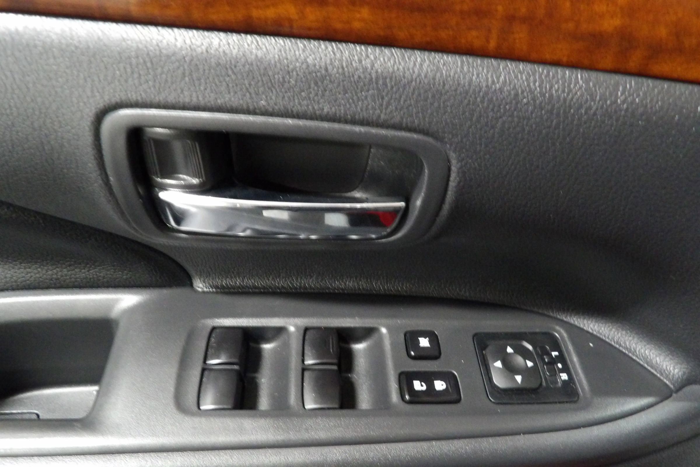 Used 2015 Mitsubishi Outlander GT AWD/4WD image 8