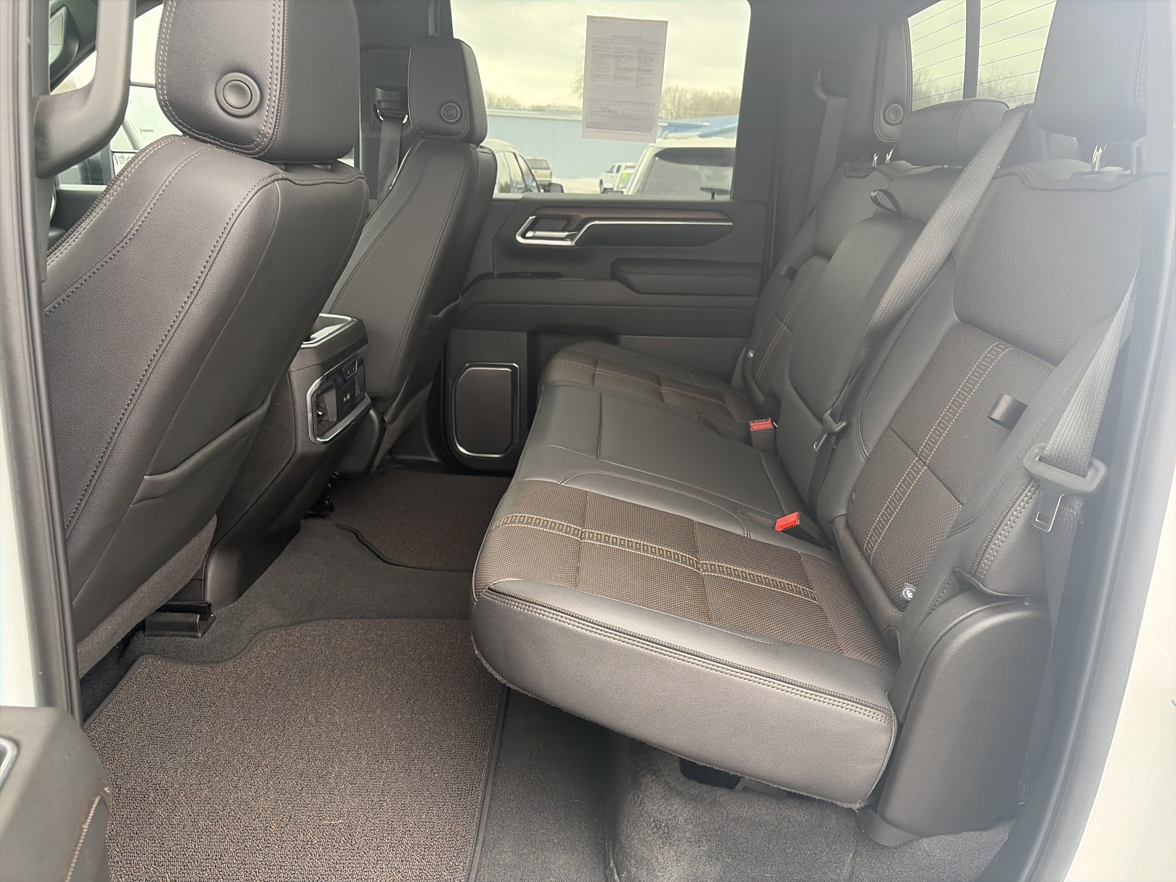 Used 2024 Chevrolet Silverado 2500 High Country w/ Technology Package image 13