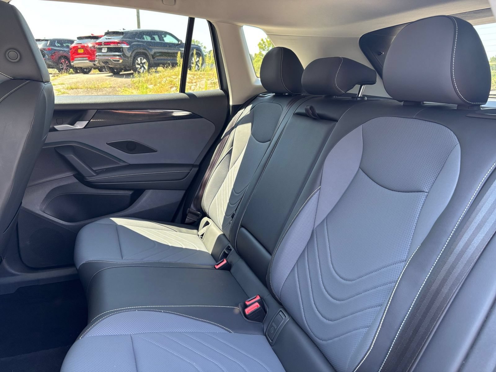 Used 2026 Volkswagen Tiguan SE AWD/4WD image 37