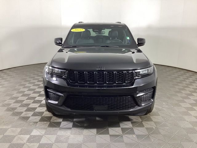 Used 2022 Jeep Grand Cherokee Altitude image 2
