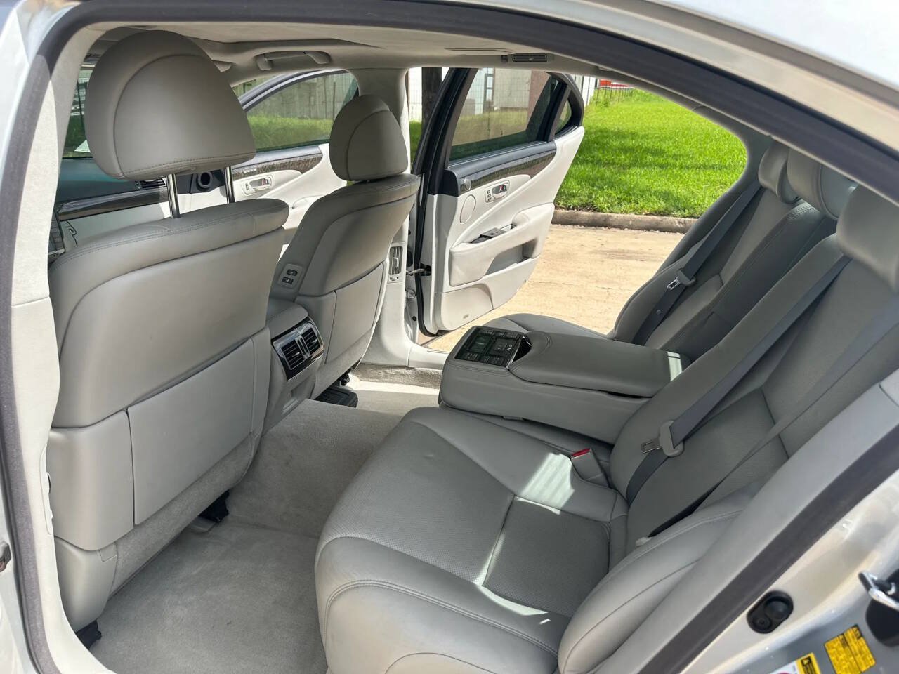 Used 2011 Lexus LS 460 L w/ Rear Seat Upgrade Pkg AWD/4WD image 12
