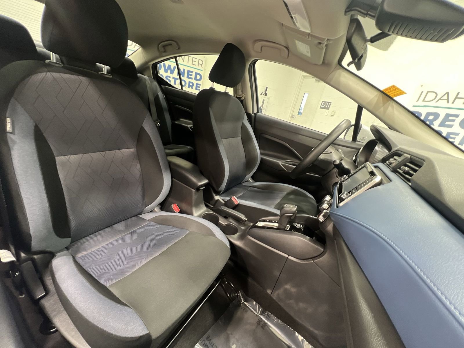 Used 2025 Nissan Versa SV w/ Trunk Package image 23