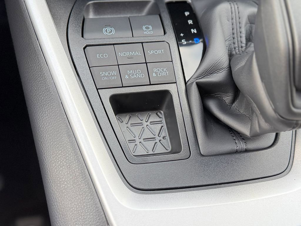 New 2025 Toyota RAV4 XLE w/ Convenience Package image 21