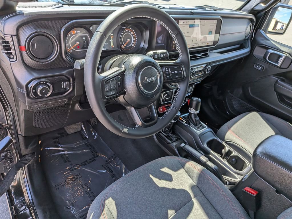 Used 2025 Jeep Wrangler Unlimited Rubicon image 14