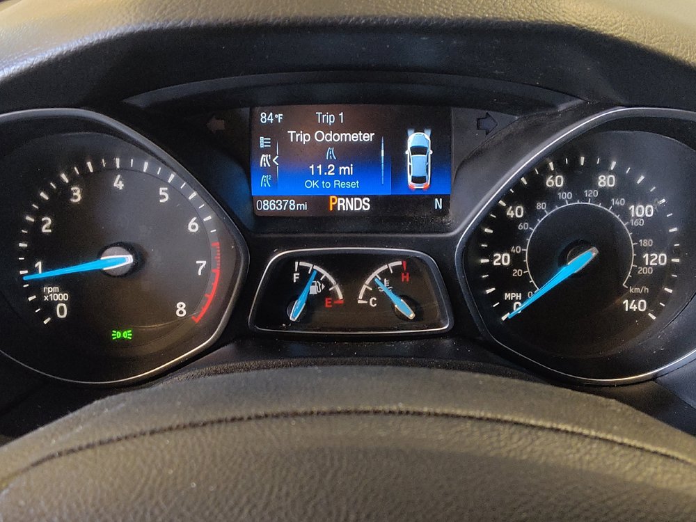 Used 2018 Ford Focus SE w/ SE Appearance Package FWD image 23