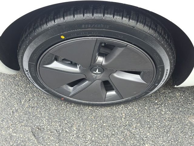 Used 2023 Tesla Model 3 Standard Range image 23
