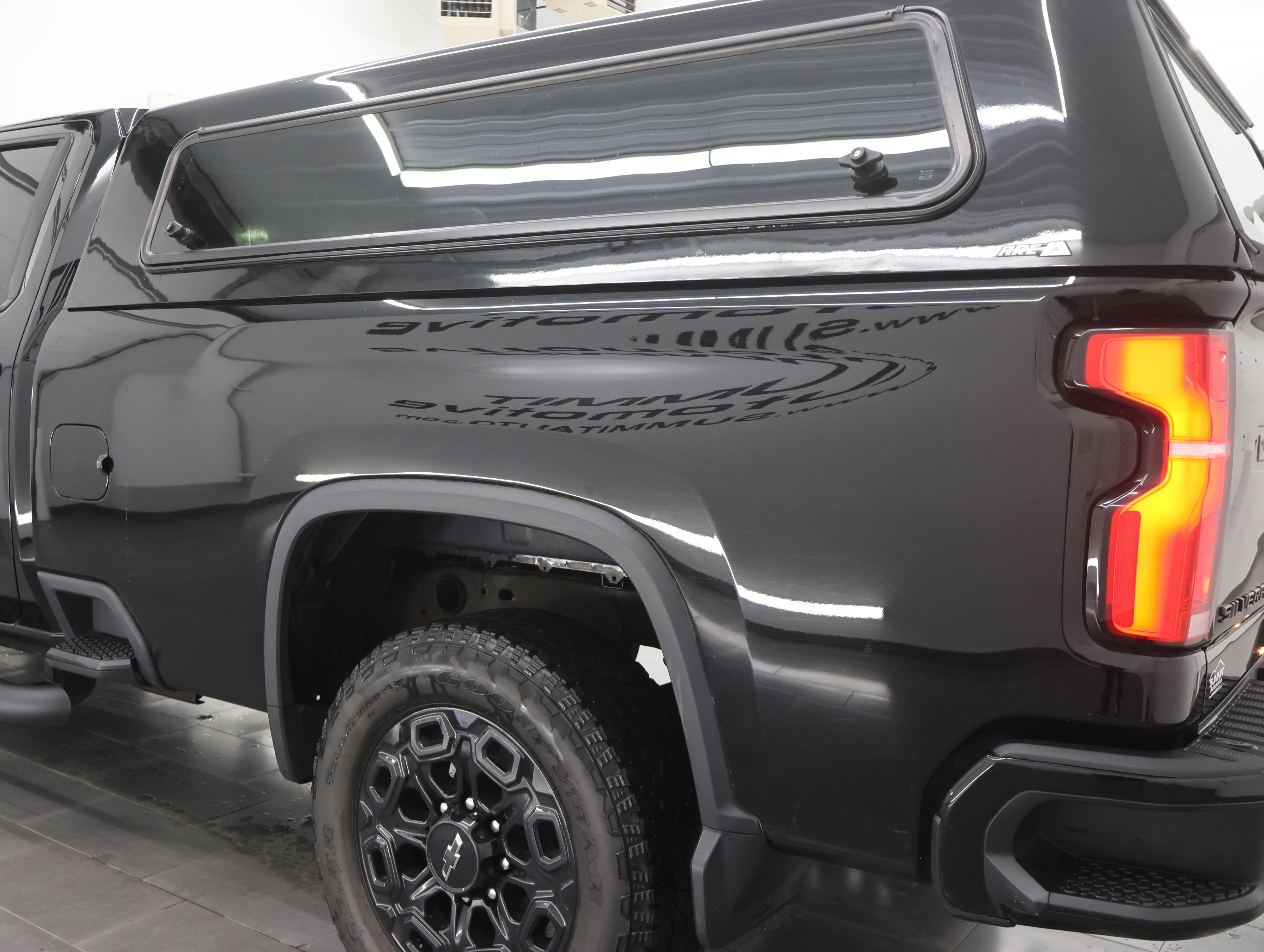 Used 2024 Chevrolet Silverado 2500 LT w/ Midnight Edition image 36