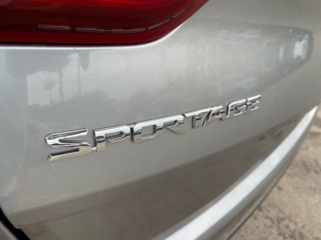 Used 2022 Kia Sportage LX image 32
