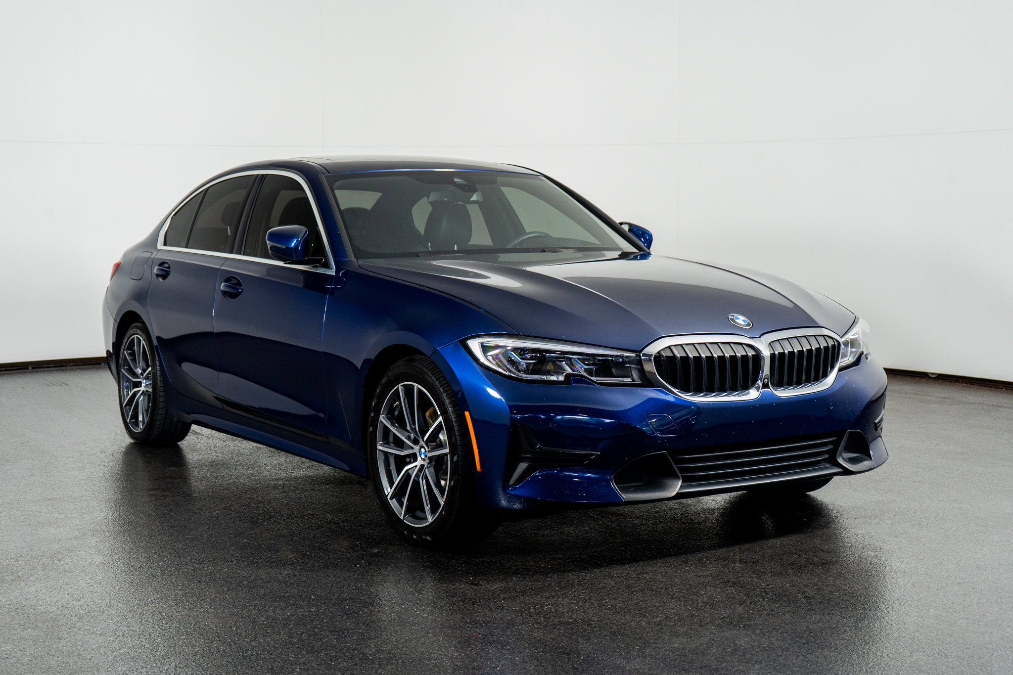 Used 2020 BMW 330i Sedan w/ Executive Package image 4