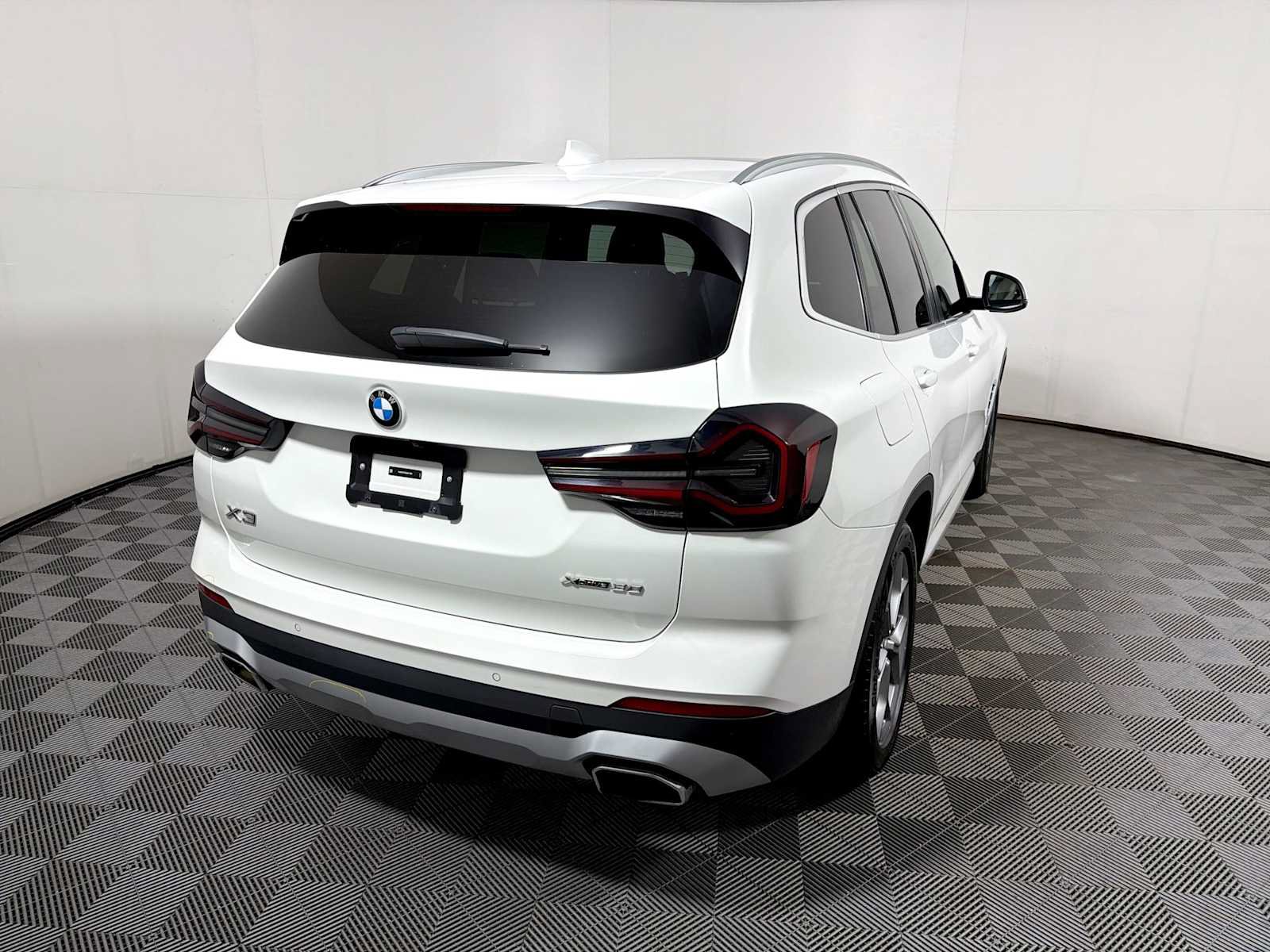 Used 2024 BMW X3 xDrive30i w/ Convenience Package AWD/4WD image 6