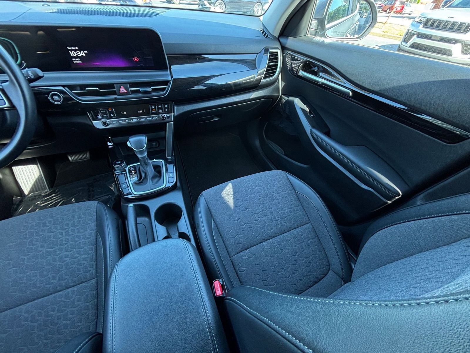 Used 2025 Kia Seltos S FWD image 41