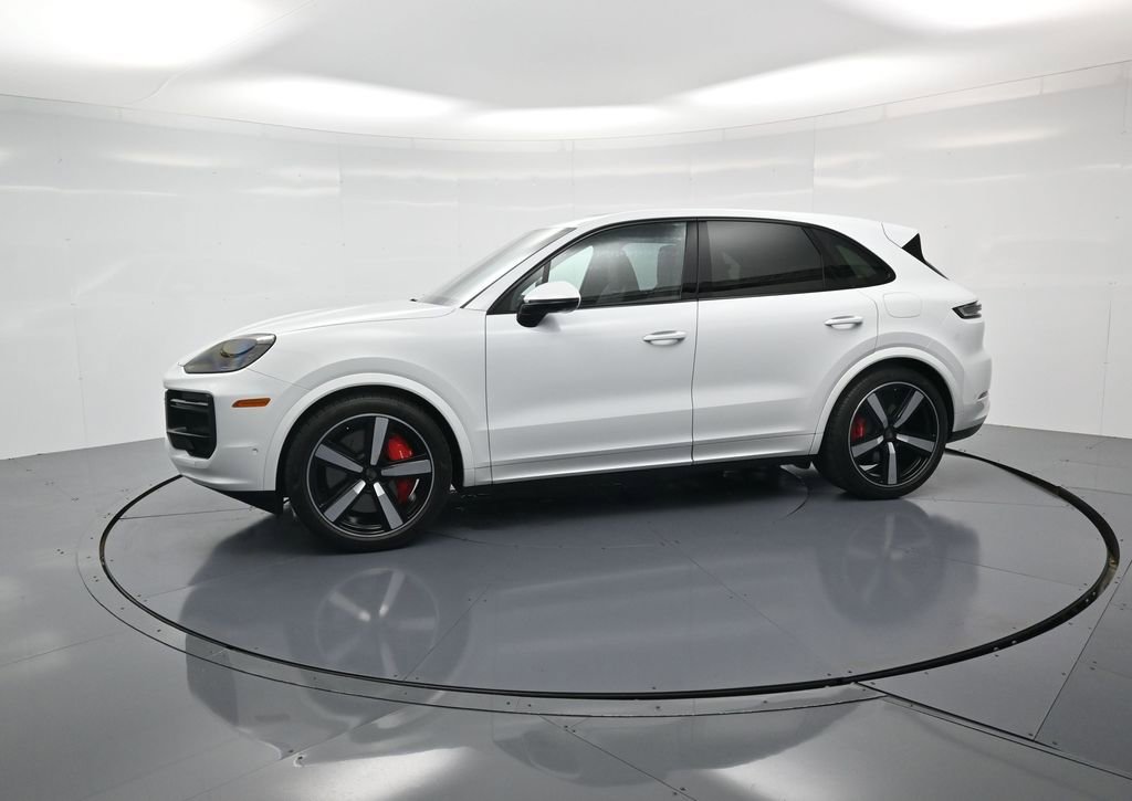 Certified 2025 Porsche Cayenne Turbo AWD/4WD image 2