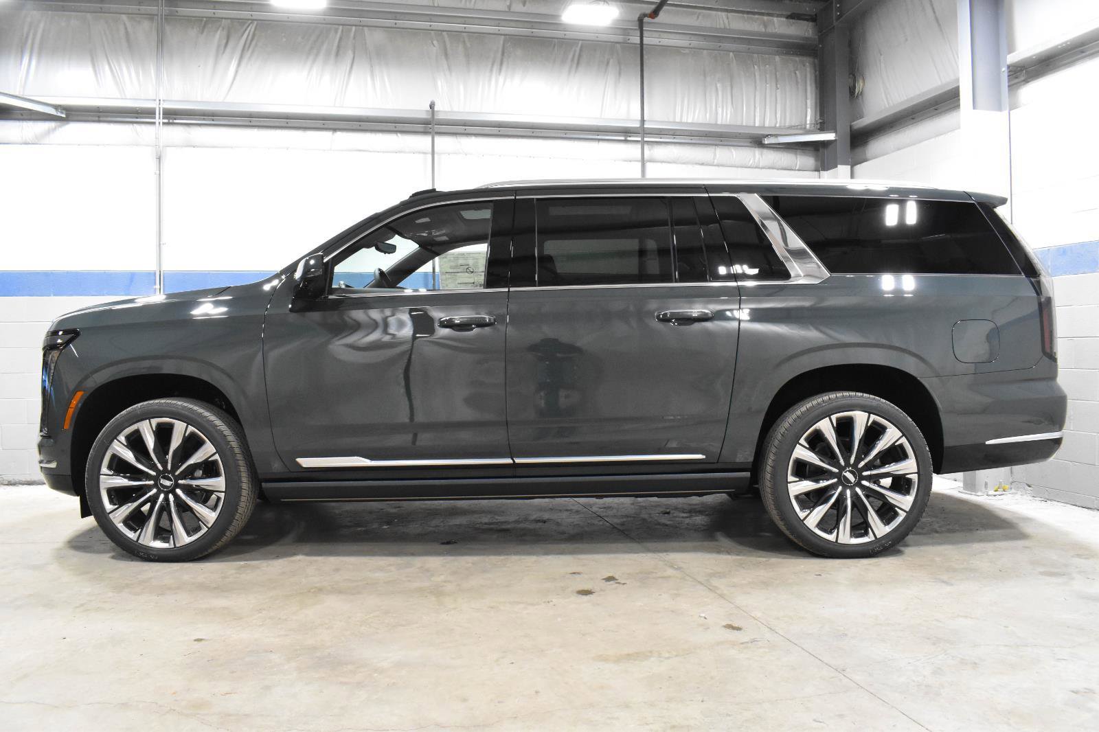 New 2026 Cadillac Escalade ESV Luxury w/ Touring Package image 14