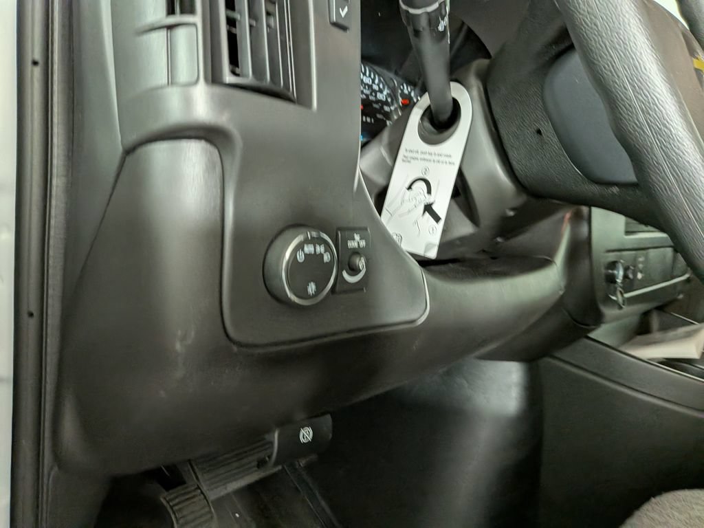 New 2026 Chevrolet Express 2500 w/ Driver Convenience Package RWD image 20