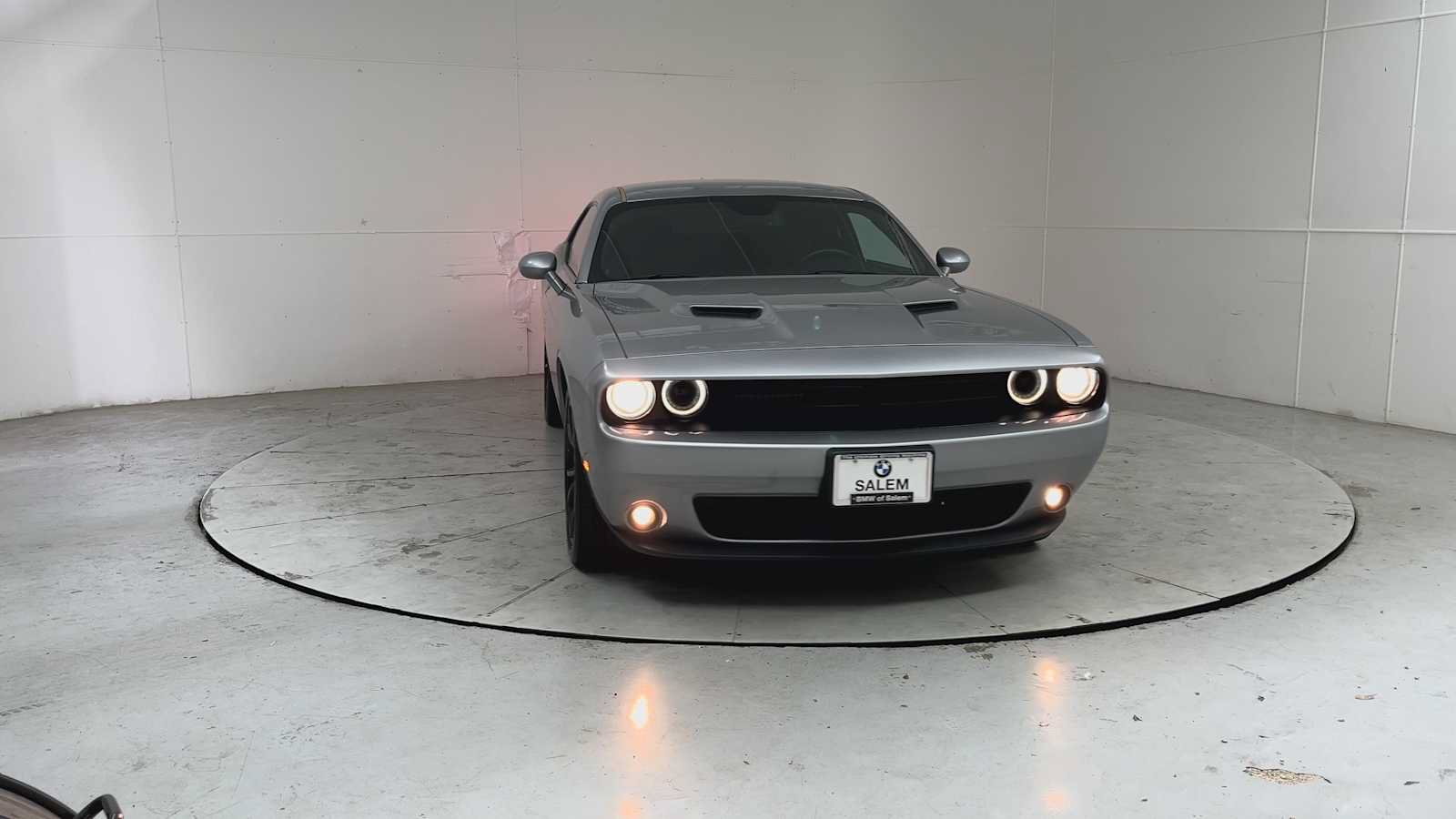 Used 2018 Dodge Challenger SXT w/ Blacktop Package RWD image 7