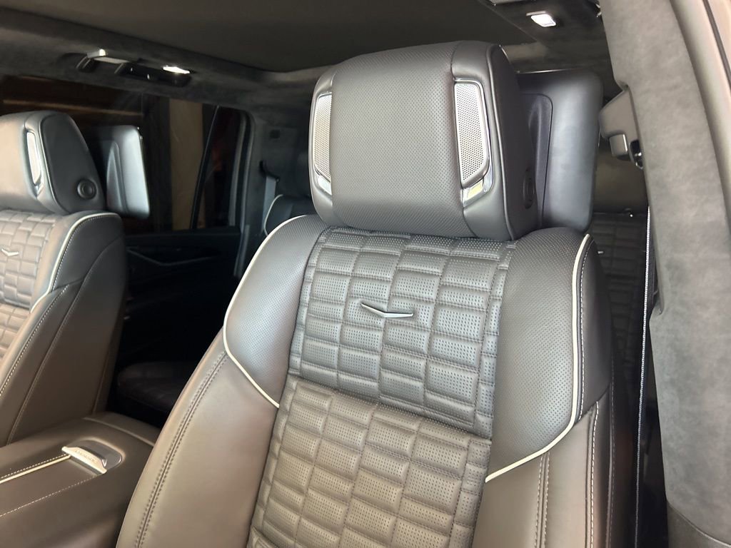 Used 2023 Cadillac Escalade ESV V AWD/4WD image 23