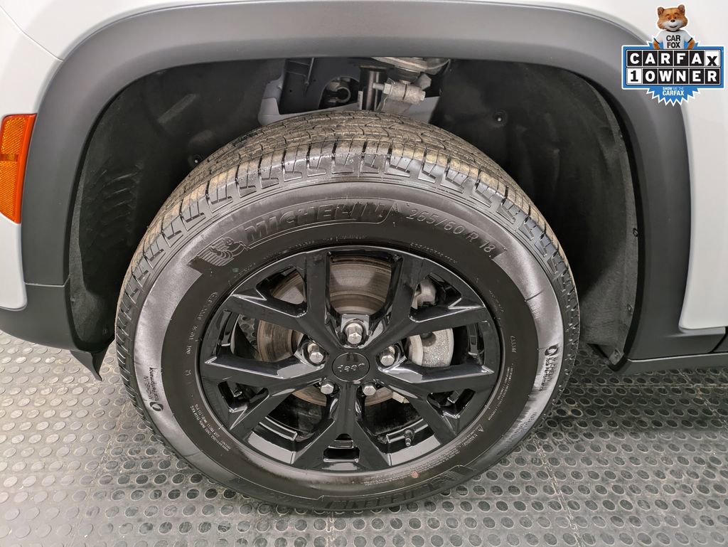 Used 2024 Jeep Grand Cherokee Altitude image 7