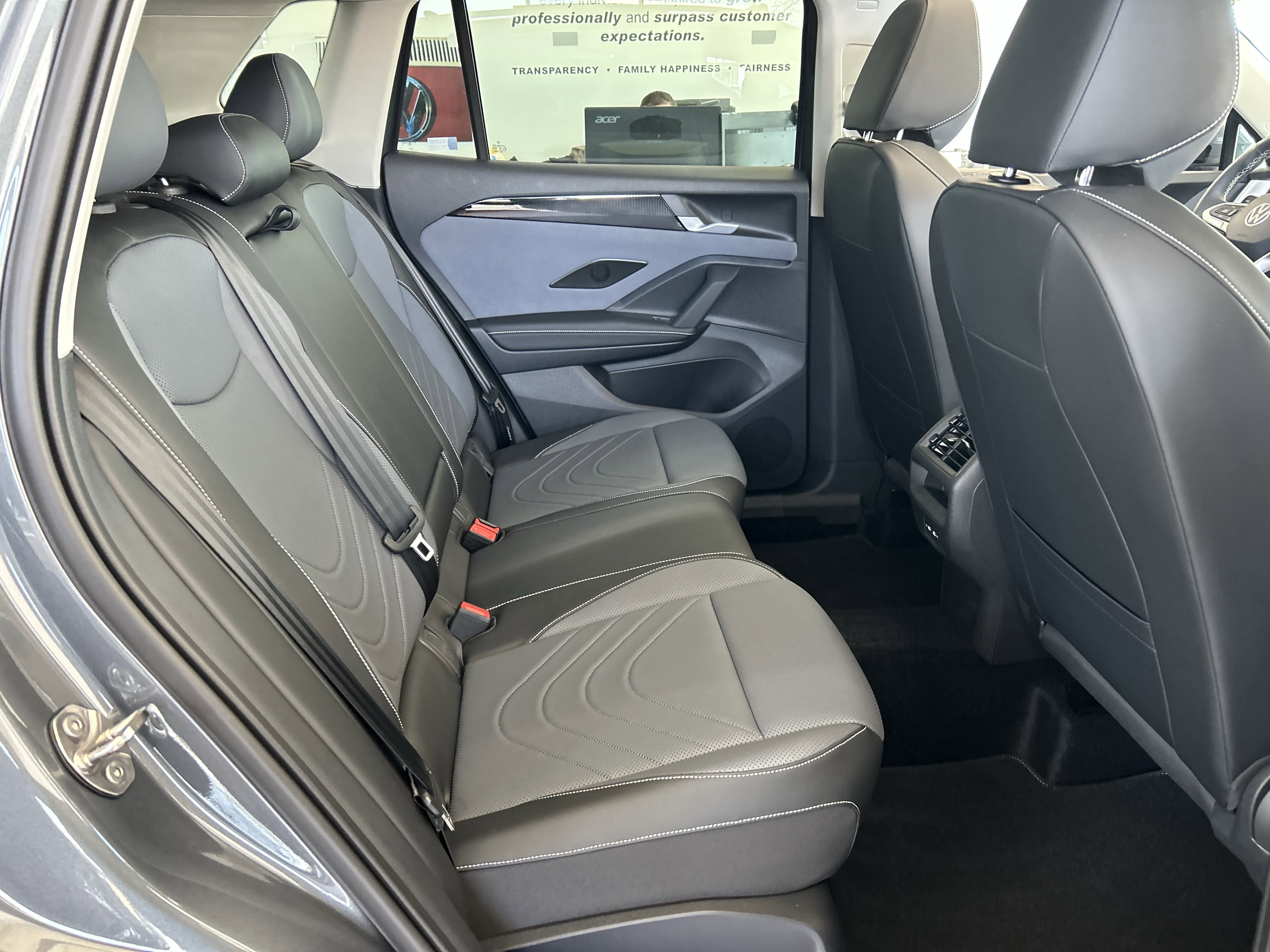 Certified 2025 Volkswagen Tiguan SE image 23