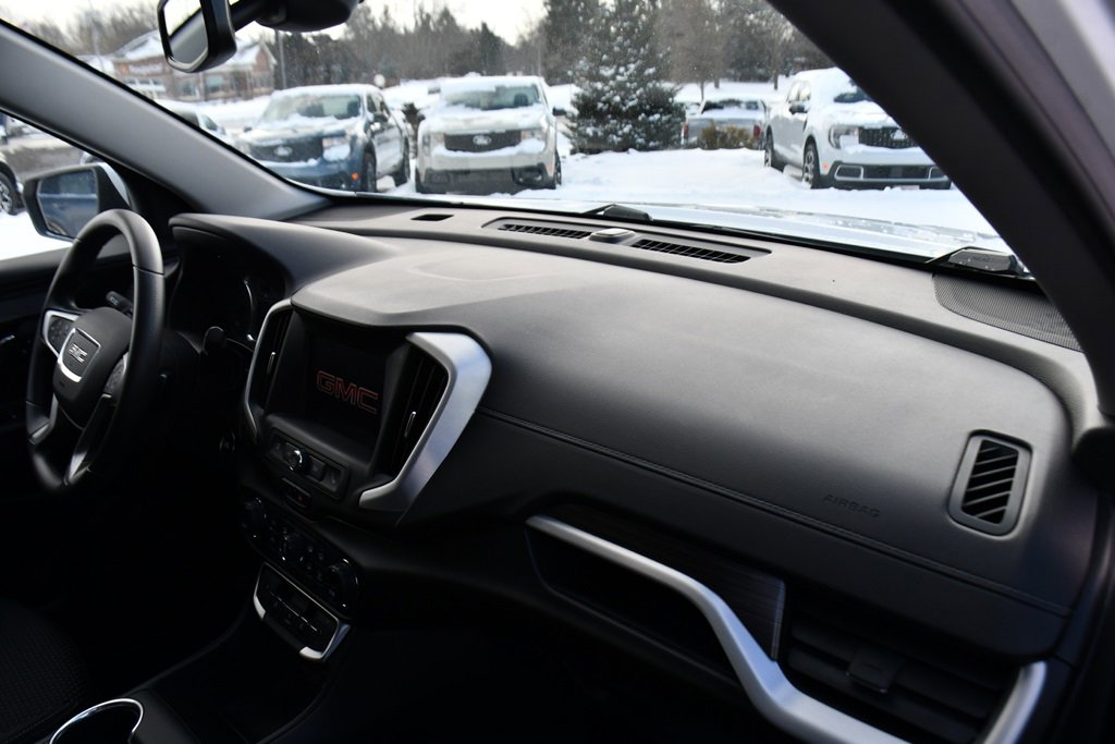 Used 2022 GMC Terrain SLE w/ Driver Convenience Package image 15
