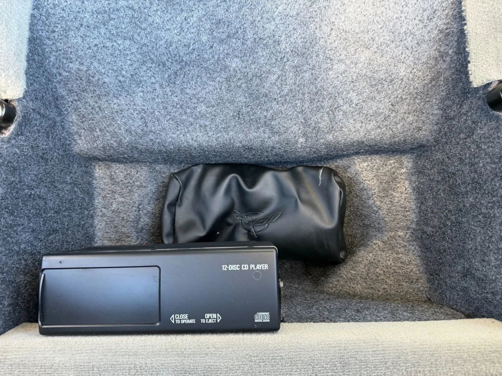 Used 2003 Chevrolet Corvette Coupe w/ Preferred Equipment Group image 35