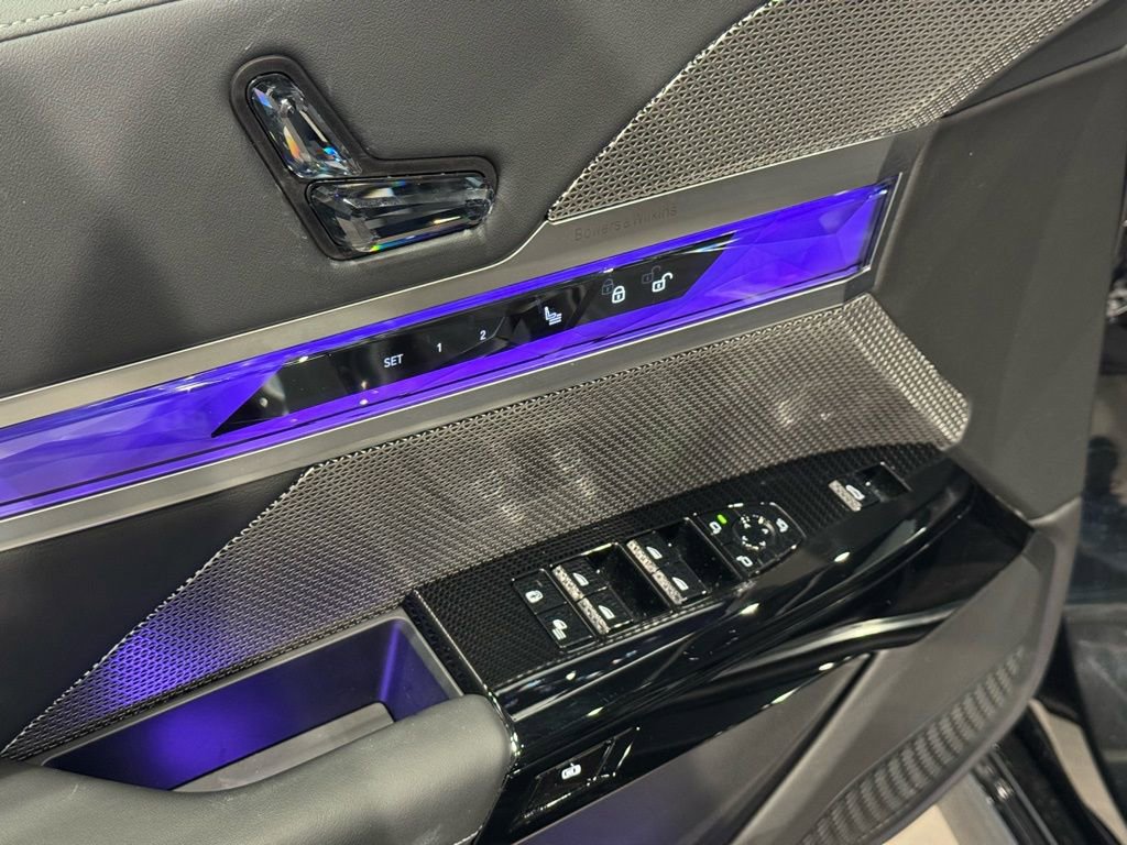 Used 2025 BMW 760i xDrive image 17