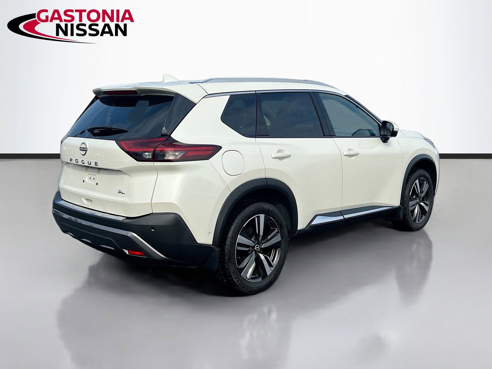 Used 2023 Nissan Rogue SL w/ SL Premium Package image 9