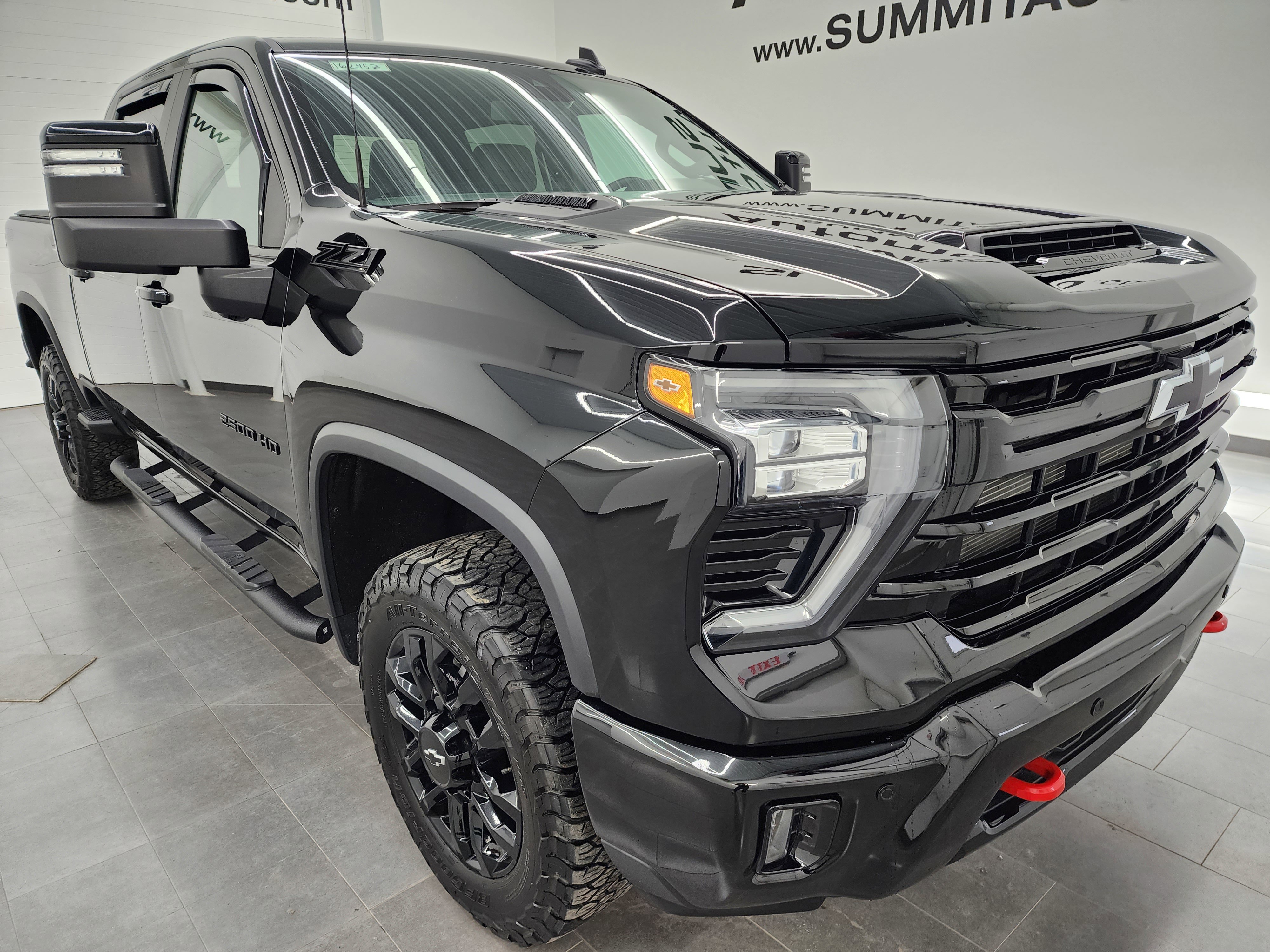 Used 2025 Chevrolet Silverado 2500 LT w/ Trail Boss Package AWD/4WD image 2