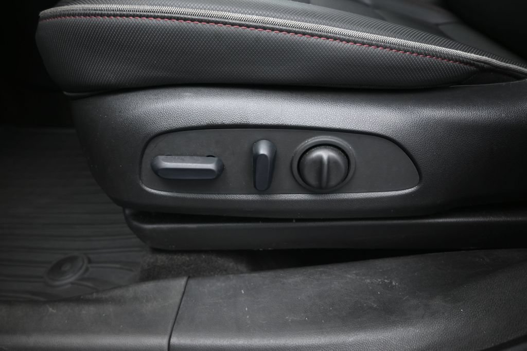 Used 2023 Chevrolet TrailBlazer RS FWD image 21