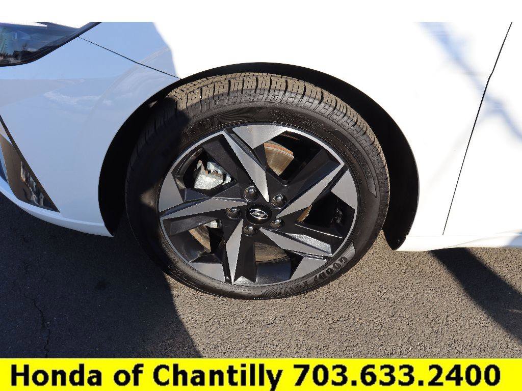 Used 2023 Hyundai Elantra Limited w/ Cargo Package image 29