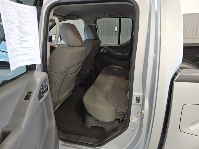 Used 2019 Nissan Frontier SV image 16