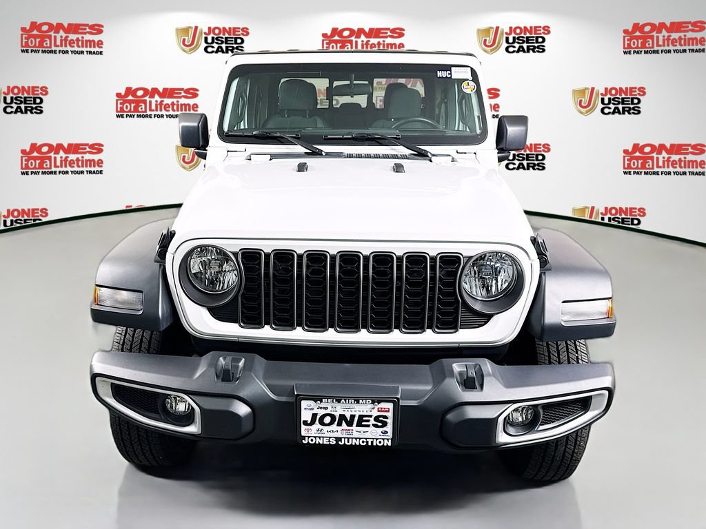Used 2024 Jeep Gladiator Sport AWD/4WD image 10