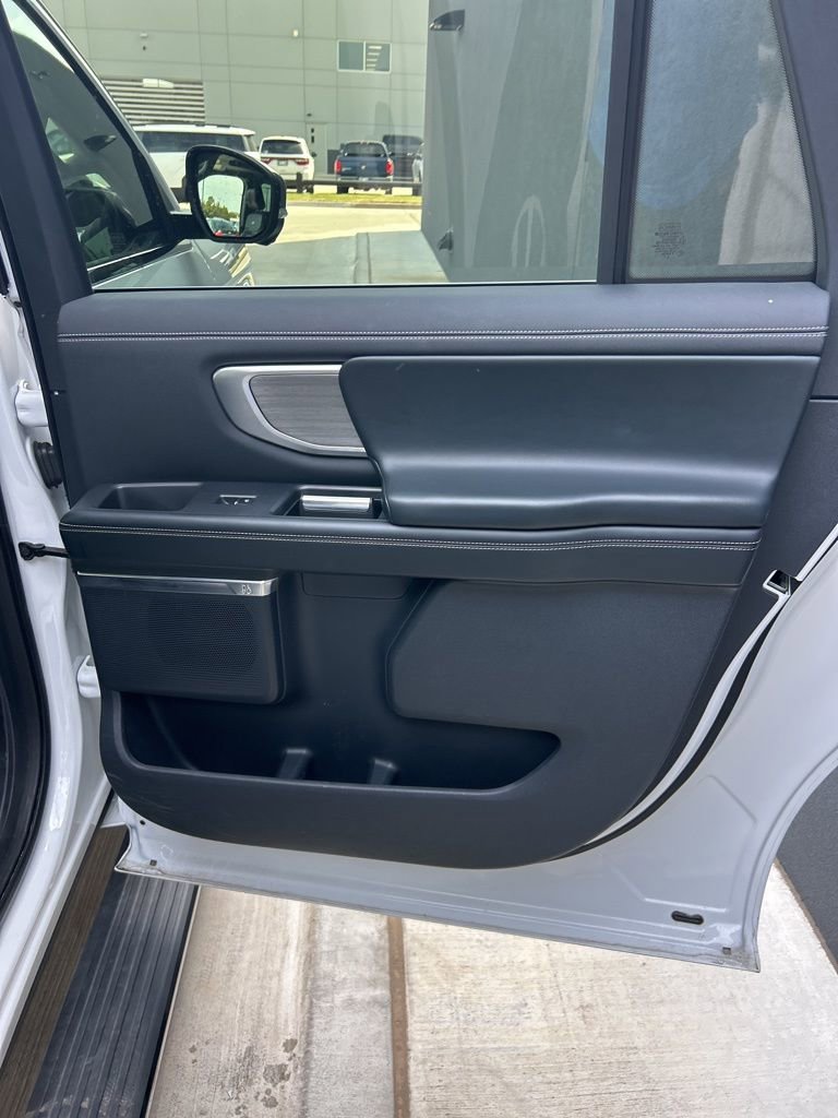 Used 2025 Ford Expedition Max Platinum image 14