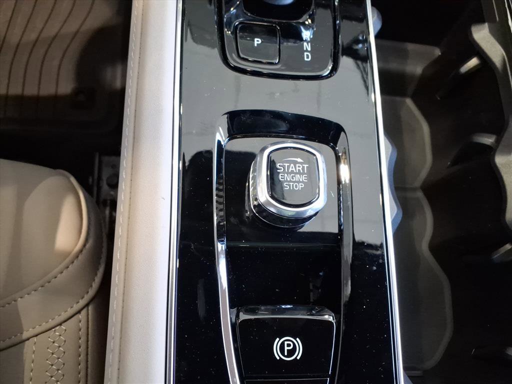 New 2026 Volvo XC90 B6 Plus w/ Protection Package Premier image 22