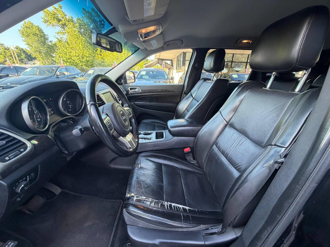 Used 2011 Jeep Grand Cherokee Laredo AWD/4WD image 9