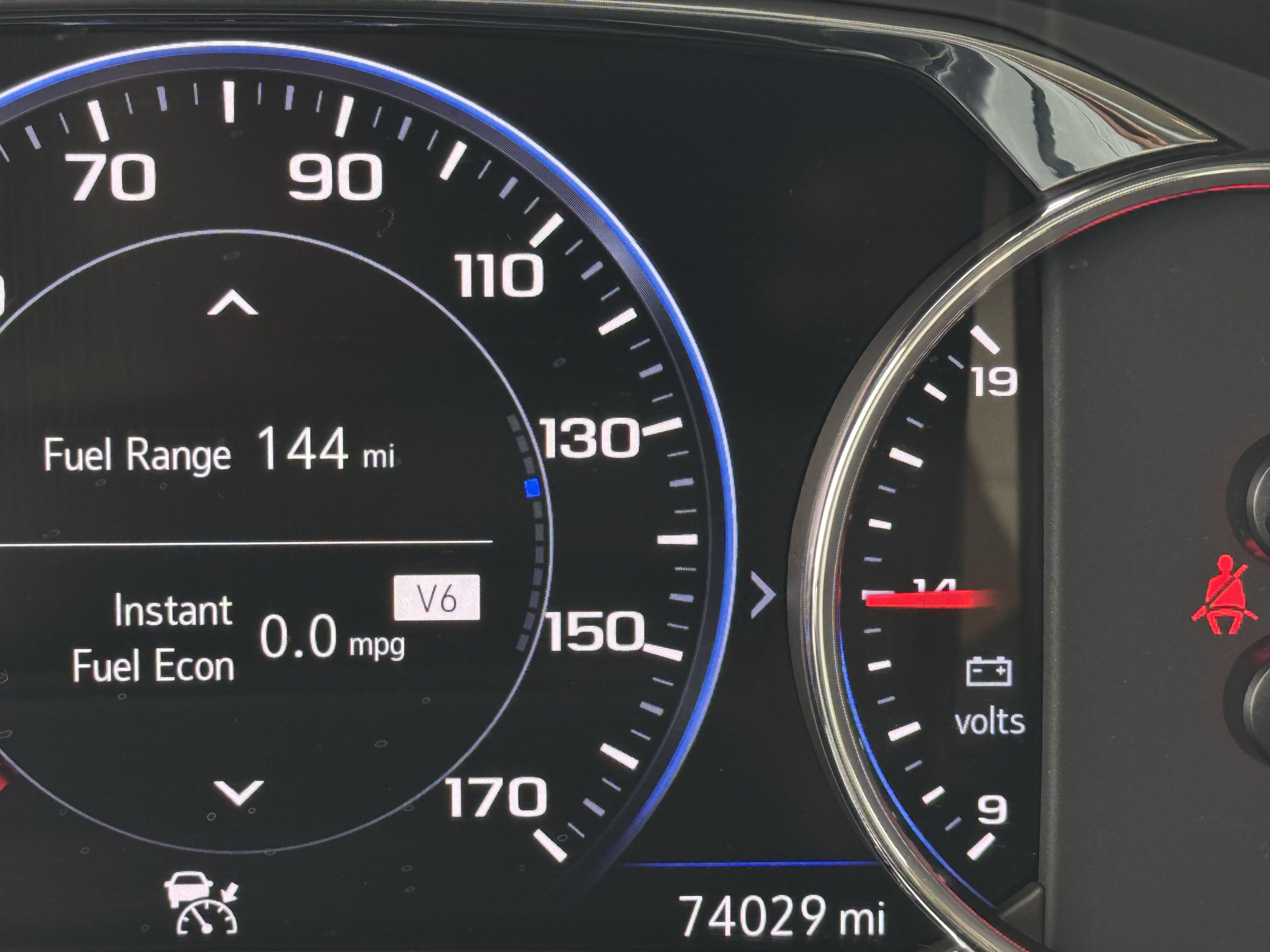 Used 2022 GMC Acadia Denali w/ Denali Ultimate Package FWD image 32
