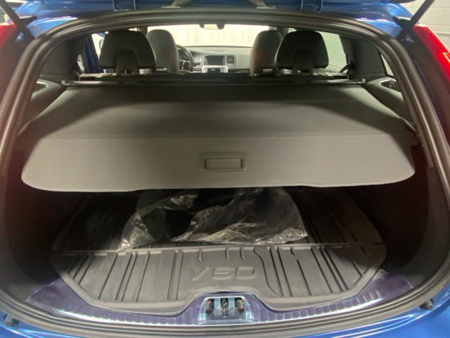 Used 2017 Volvo V60 T6 R-Design Platinum w/ Climate Package AWD/4WD image 9