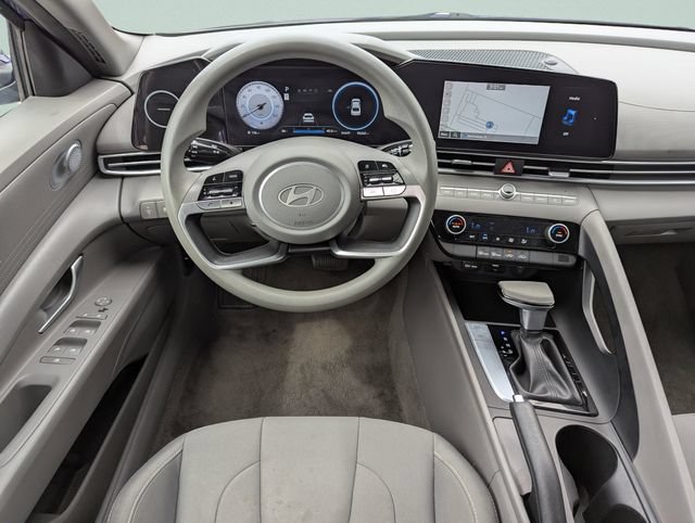 Used 2024 Hyundai Elantra SEL FWD image 15