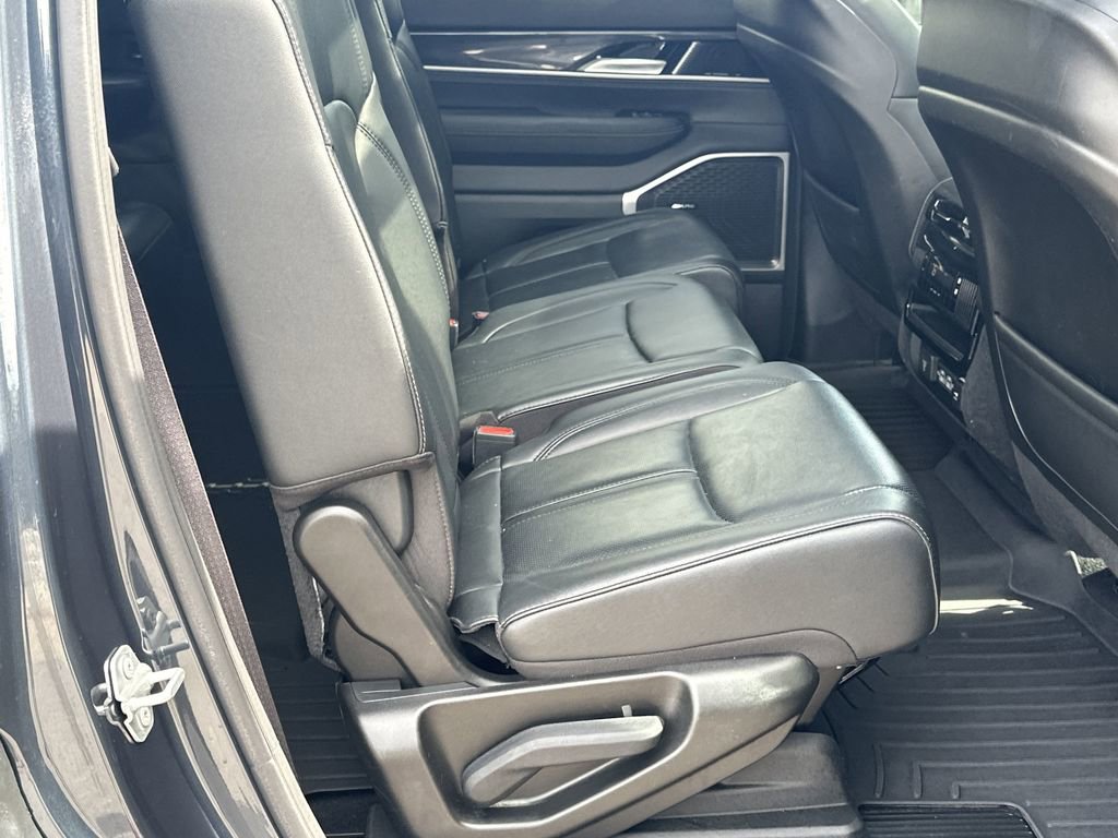 Used 2024 Jeep Wagoneer 2WD w/ Premium Group I image 16