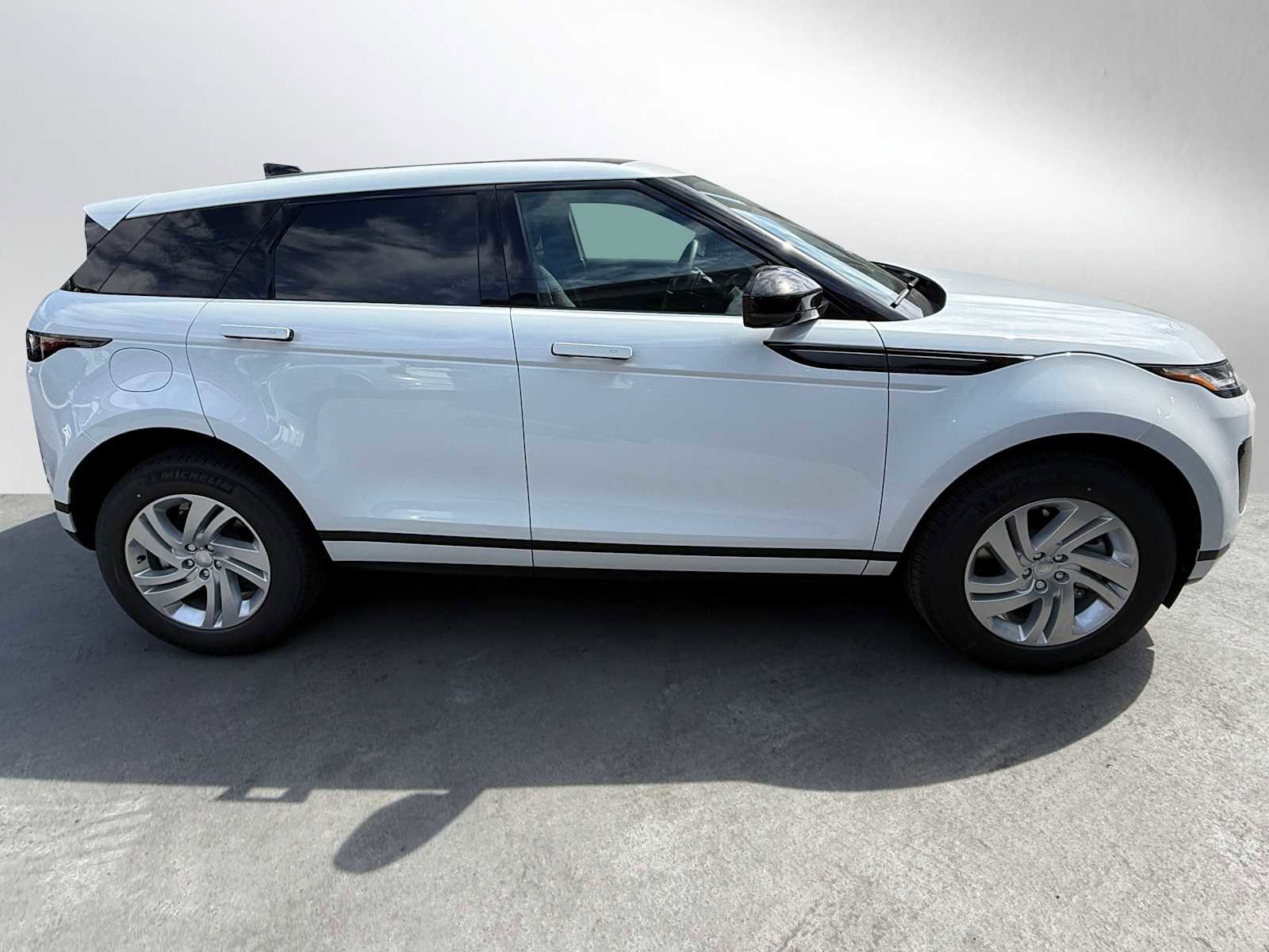 New 2026 Land Rover Range Rover Evoque S image 8