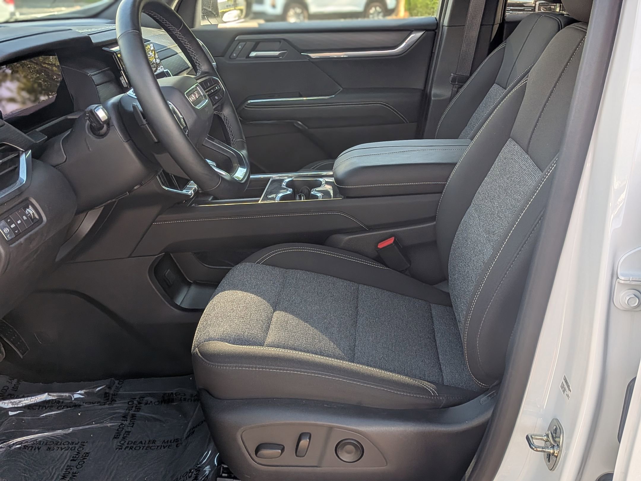 Certified 2025 GMC Acadia Elevation AWD/4WD image 16