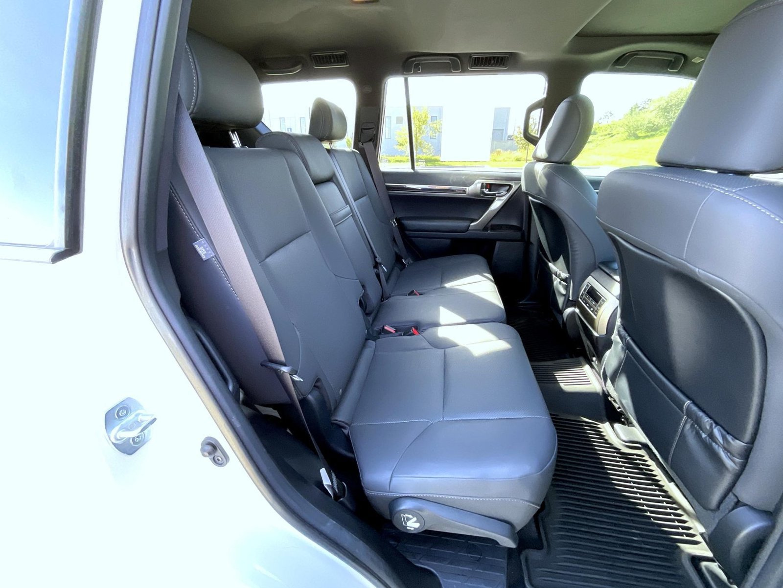 Used 2021 Lexus GX 460 Premium w/ Premium Package AWD/4WD image 19
